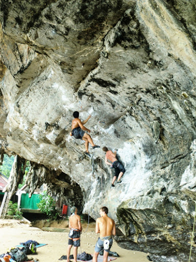Krabi: Railay Plajında ​​Yarım Gün Kaya Tırmanışı 4,8 / 5  43 Yorum